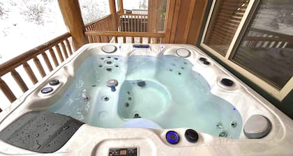 Apex Lookout: True Ski in/Ski out Suite right on Grandfathers Trail with hot tub