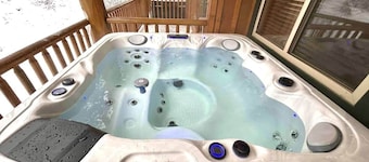 Apex Lookout : True Ski-In/Out Suite with Hot Tub