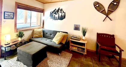 Apex Lookout : True Ski-In/Out Suite with Hot Tub