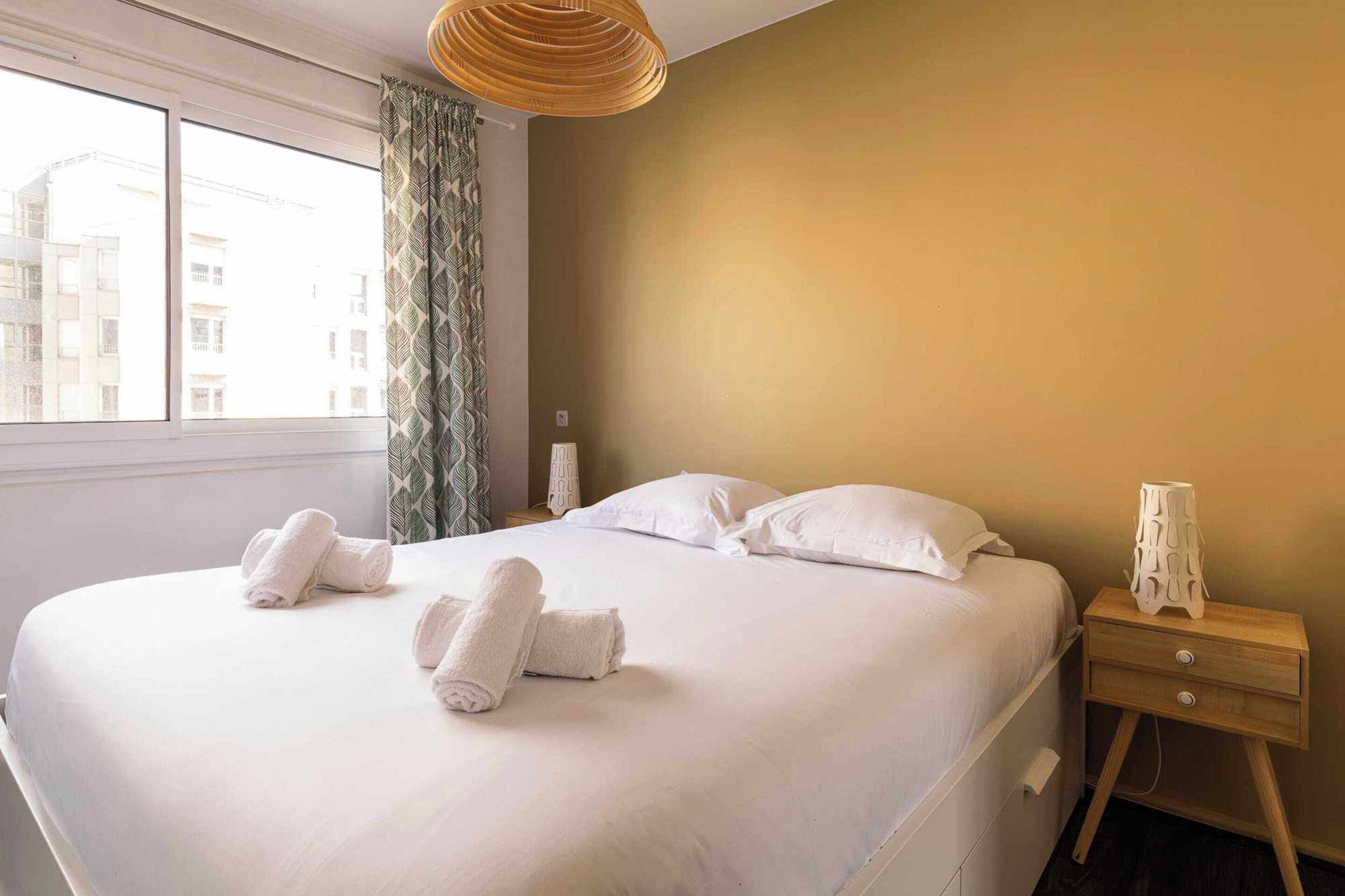 Apartment | 2 bedrooms, iron/ironing board, bed sheets