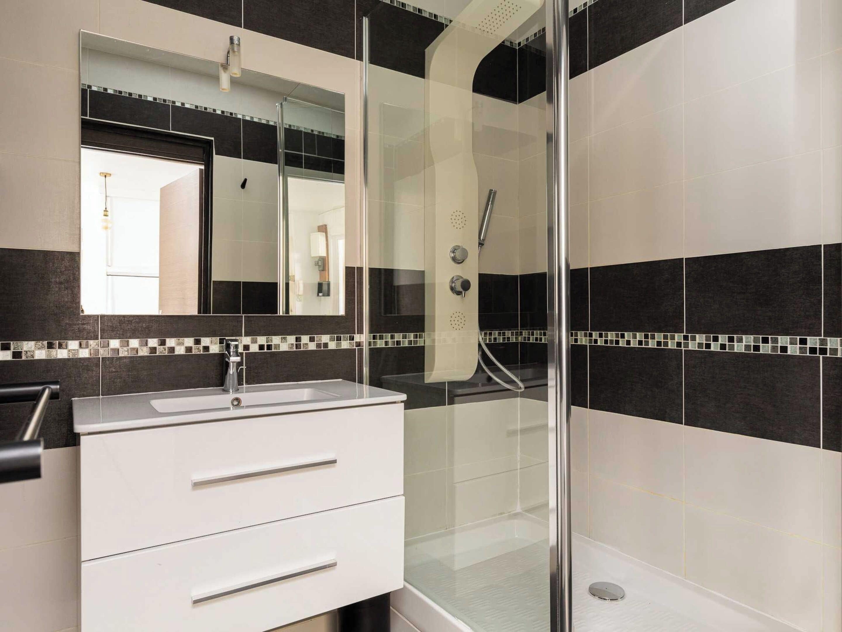 Apartment | Bathroom