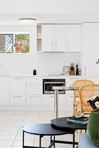 Chic 1-bed Escape With Parking Bridgeman Downs