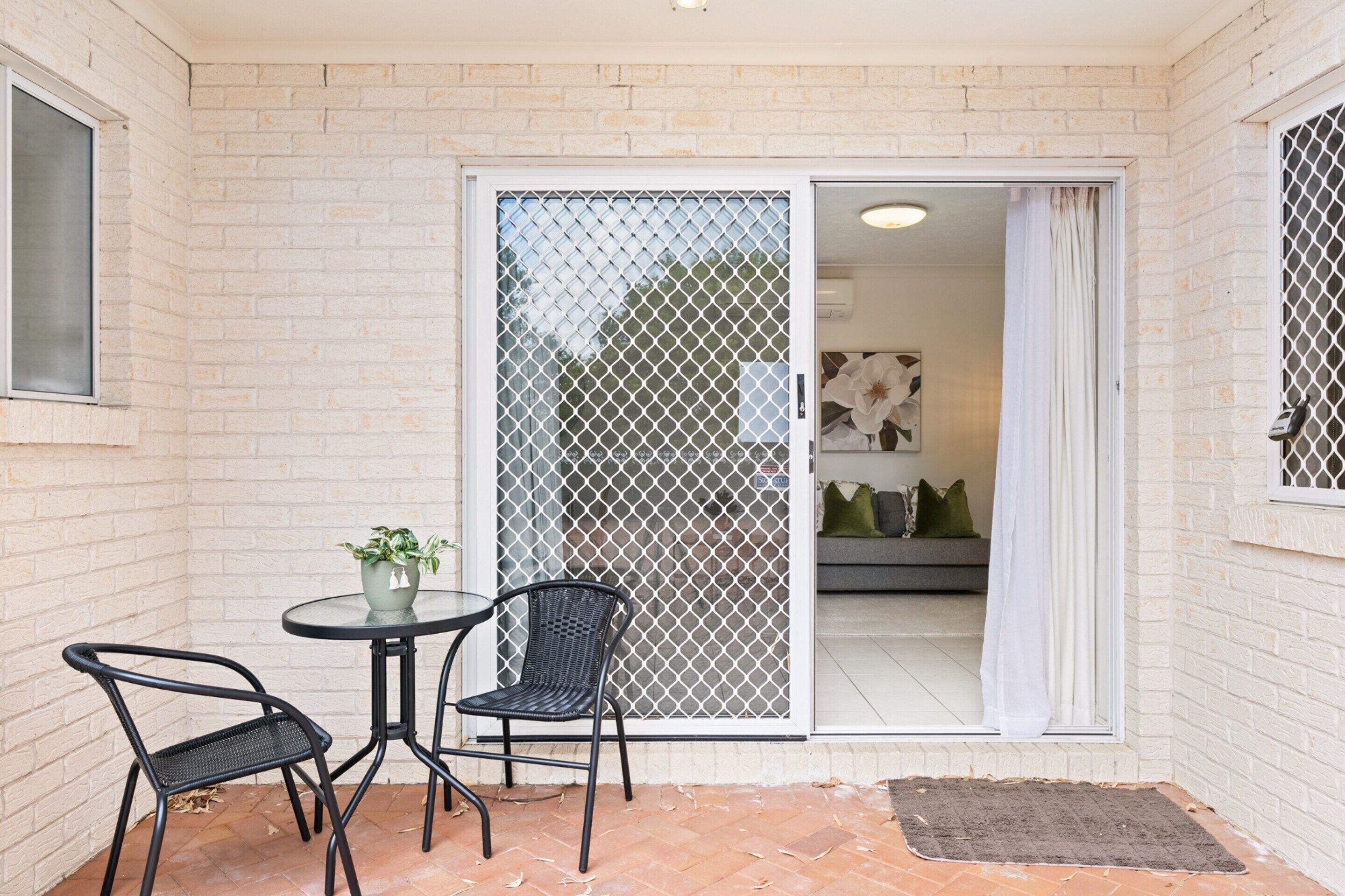 Apartment | Outdoor dining