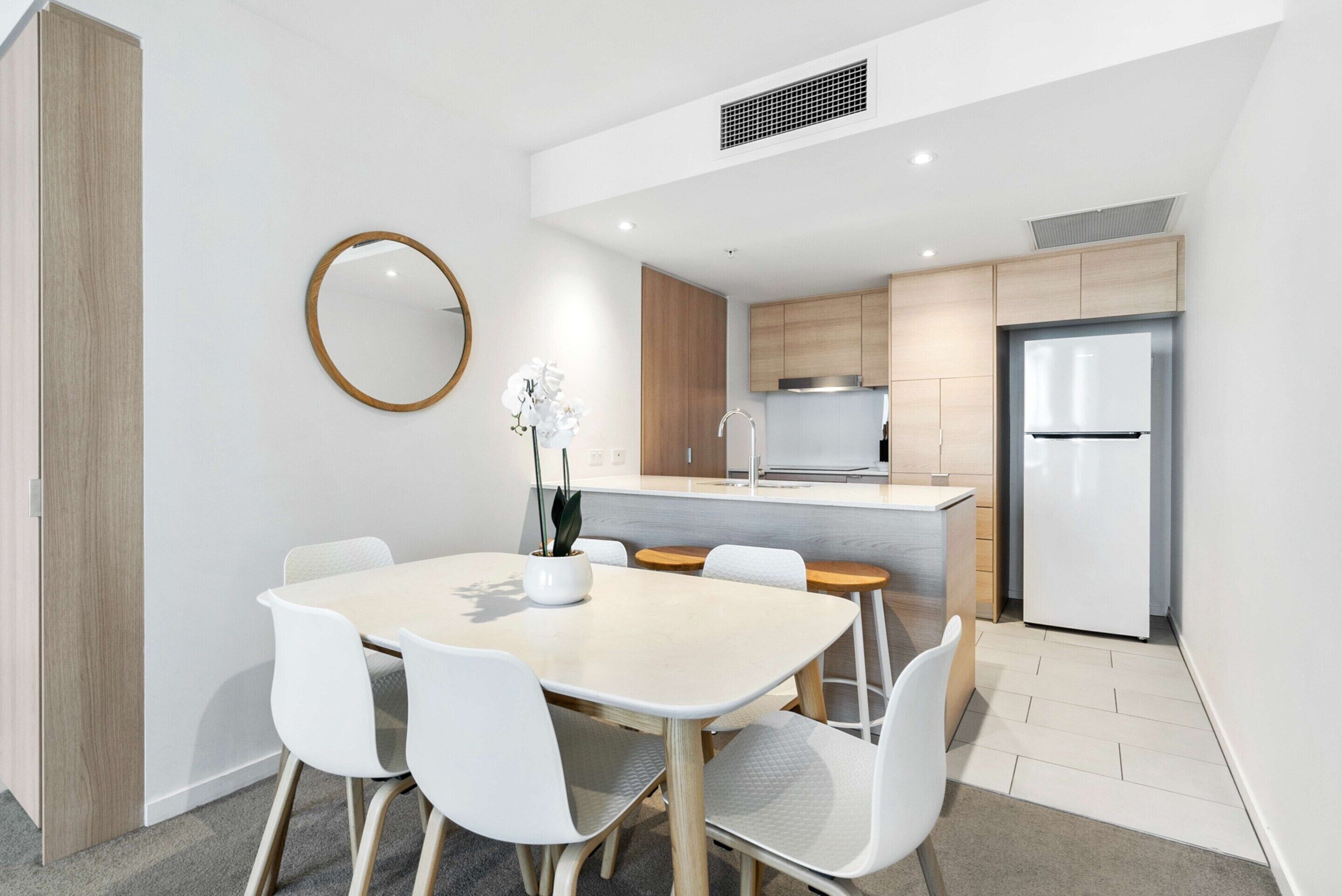 Apartment | Dining