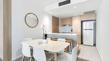 Apartment | Dining