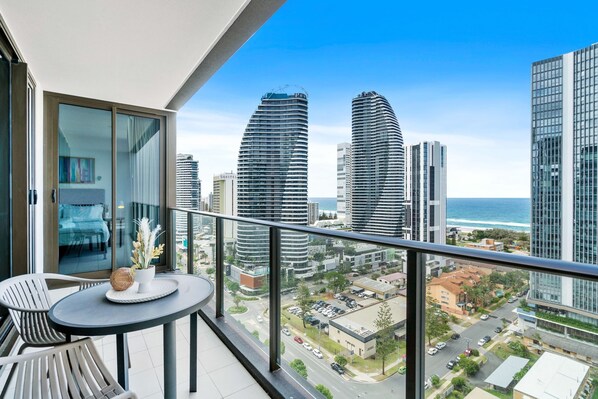 Apartment | Balcony - Elegant 2-bed With Stunning Views, Pool, Bbq, Gym (Gold Coast)