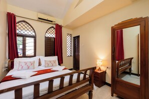 3 habitaciones, tabla de planchar con plancha, wifi y ropa de cama 