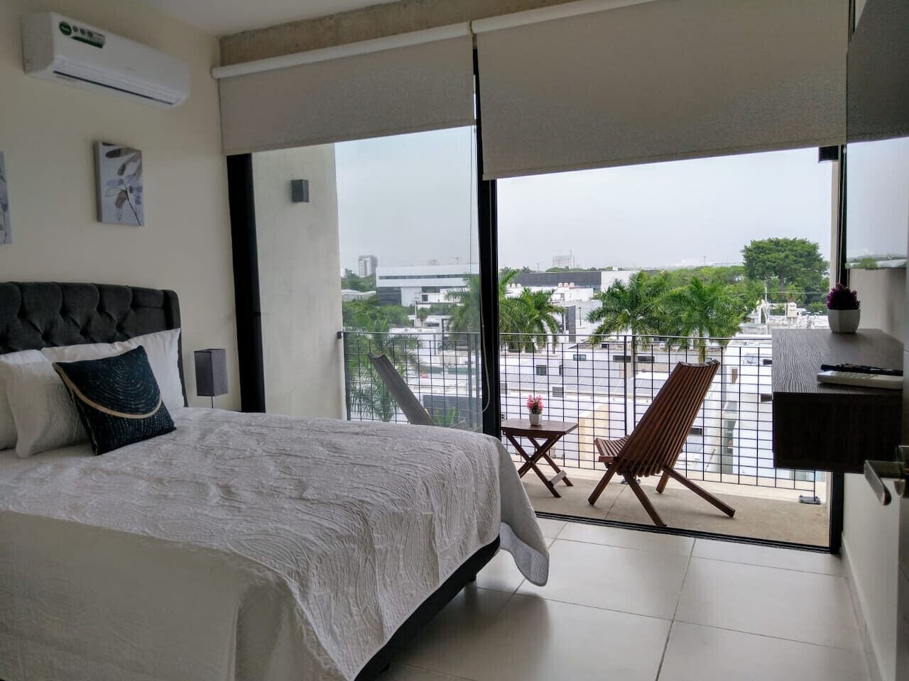 2 bedrooms, desk, iron/ironing board, WiFi