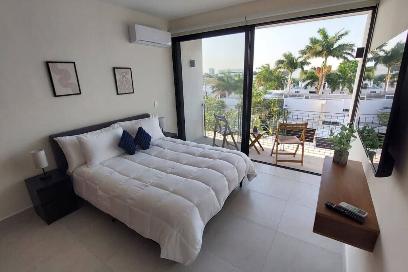 1 soverom, skrivebord, strykejern/-brett og wi-fi