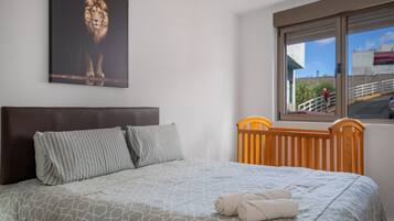 1 sovrum, wi-fi och sÀngklÀder