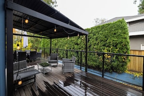 تناول الطعام بالخارج