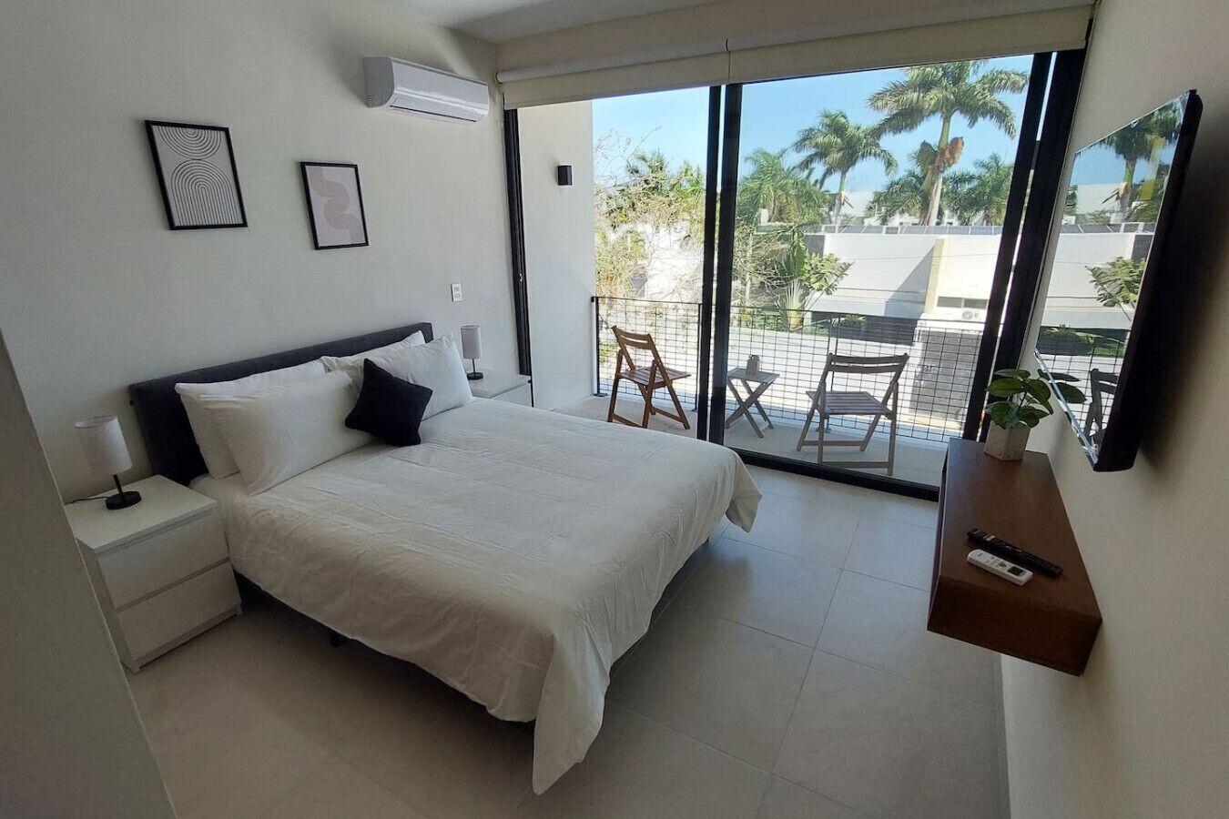 1 bedroom, desk, iron/ironing board, WiFi