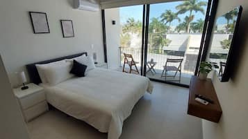 1 bedroom, desk, iron/ironing board, WiFi
