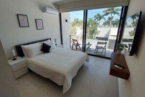 1 dormitorio, escritorio, tabla de planchar con plancha y wifi