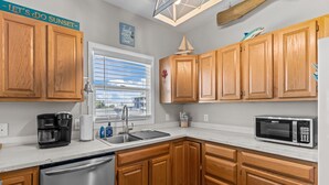 Unclassified image, 5 of 52, button - Top Floor Canal View TownHome - 3 BDRM Sleeps 8 with Linens (Carolina Beach)