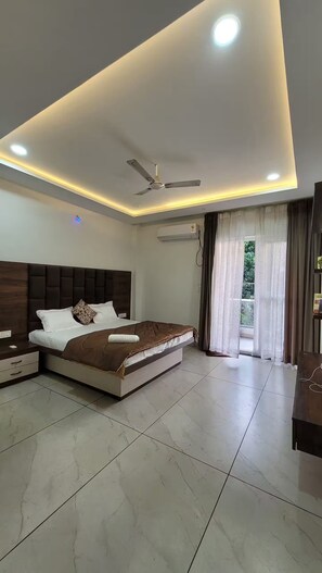 Bügeleisen/Bügelbrett, WLAN, Bettwäsche