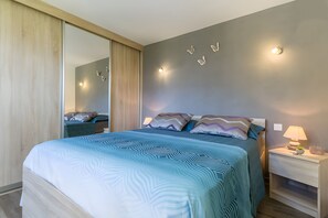 2 bedrooms, iron/ironing board, WiFi, bed sheets