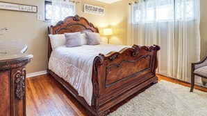 Room - 3 Mi to South Park: Quiet Pittsburgh Area Getaway (Pittsburgh)