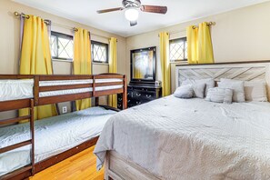 3 makuuhuonetta, silitysrauta/-lauta, internet, vuodevaatteet