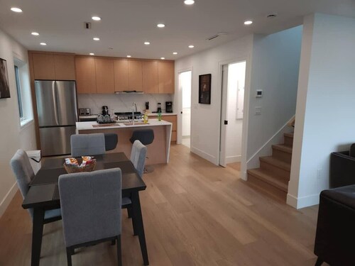 Spacious Sophistication: 2-Bedroom Townhouse