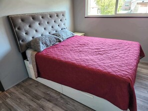 Fer et planche à repasser, Wi-Fi, literie fournie