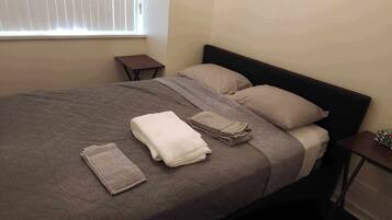 Iron/ironing board, WiFi, bed sheets