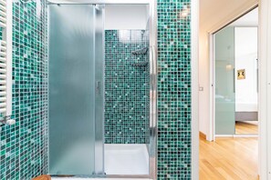 Shower, bidet, towels - [10' Navigli] Penthouse with Panoramic View Milan (Milan)