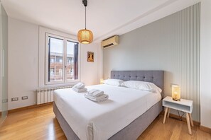 2 bedrooms, iron/ironing board, travel cot - [10' Navigli] Penthouse with Panoramic View Milan (Milan)