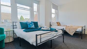 7 Schlafzimmer, Bügeleisen/Bügelbrett, kostenloses WLAN, Bettwäsche