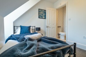 7 chambres, fer et planche à repasser, Wi-Fi gratuit, draps fournis