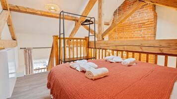 2 slaapkamers, een strijkplank/strijkijzer, gratis wifi, beddengoed