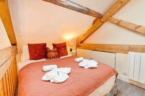 2 多间卧室、熨斗/熨衣板、免费 WiFi、床单