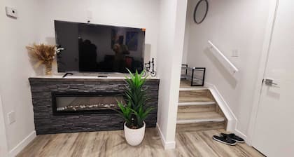 Elegant 1BR Basement-Style Suite Sleeps 3