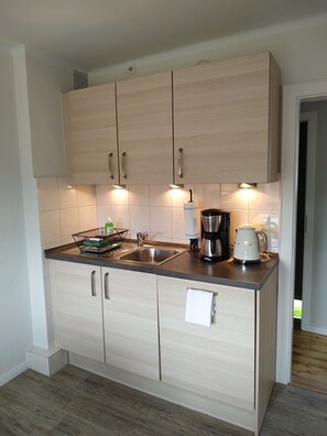 Private kitchen - The Waldhaus am Rehrhof is located in the beautiful heath landscape (Rehlingen)