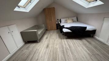 2 bedrooms, iron/ironing board, WiFi, bed sheets