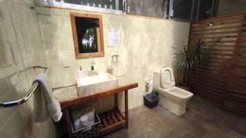 Dusche, Handtücher, Seife, Toilettenpapier