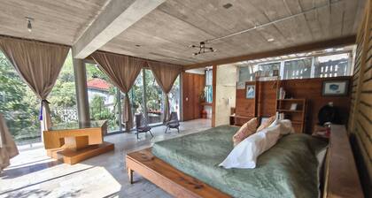 Casa Santi · A Nature Retreat by the River in Santiago Tepetlapa, near Tepoztlán