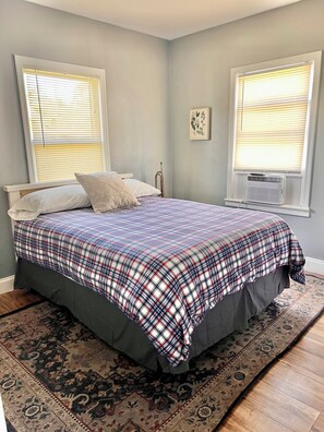 2 chambres, fer et planche à repasser, Wi-Fi gratuit, draps fournis