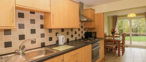 Cookware/dishes/utensils