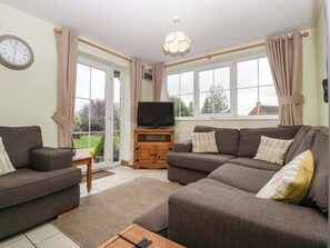 Living area - Dovecote Cottage (Gloucester)
