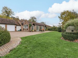 Exterior - Dovecote Cottage (Gloucester)