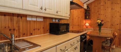 Cookware/dishes/utensils