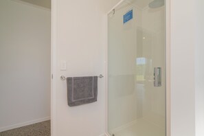 Een douche, een haardroger