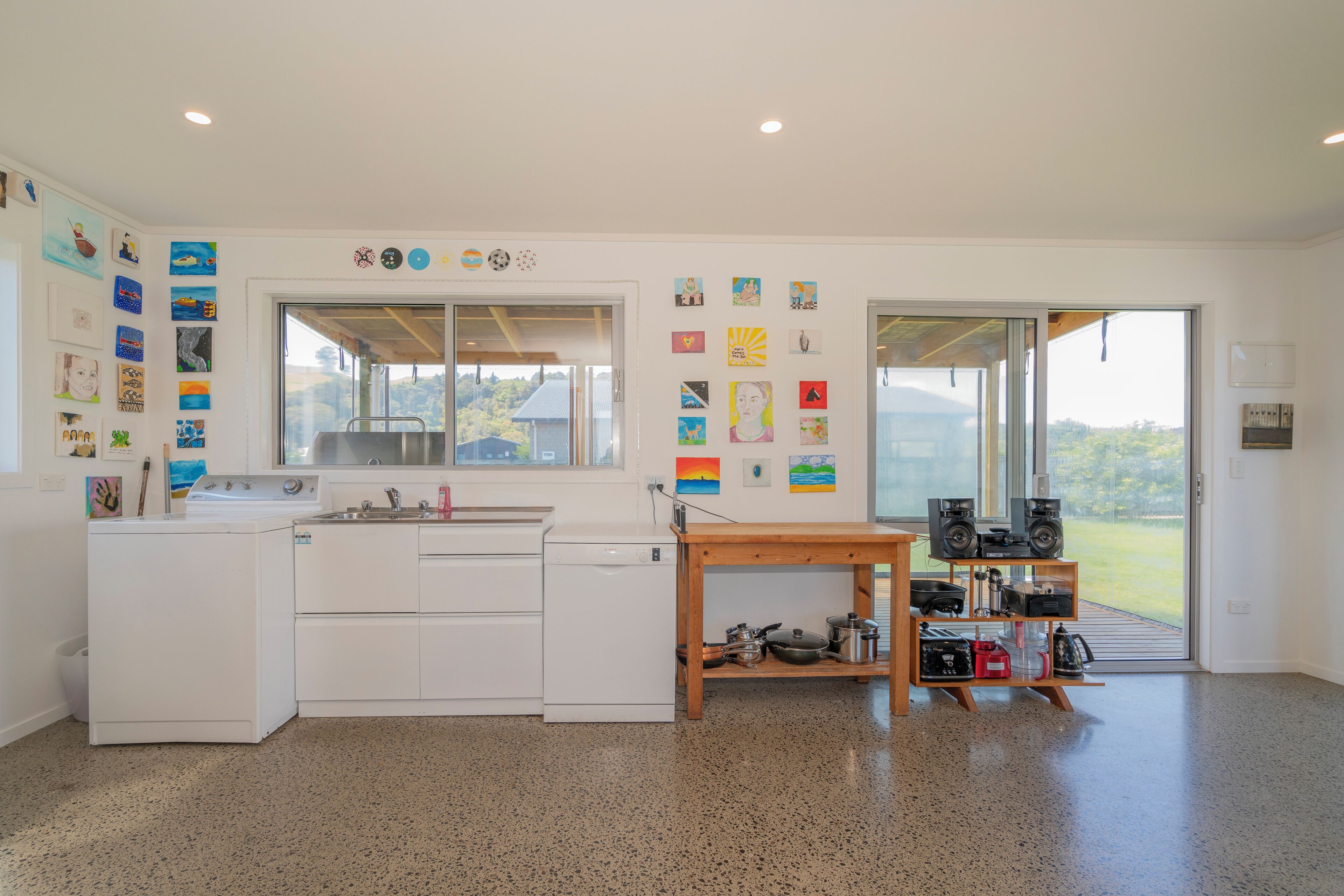 المنشأة من الداخل