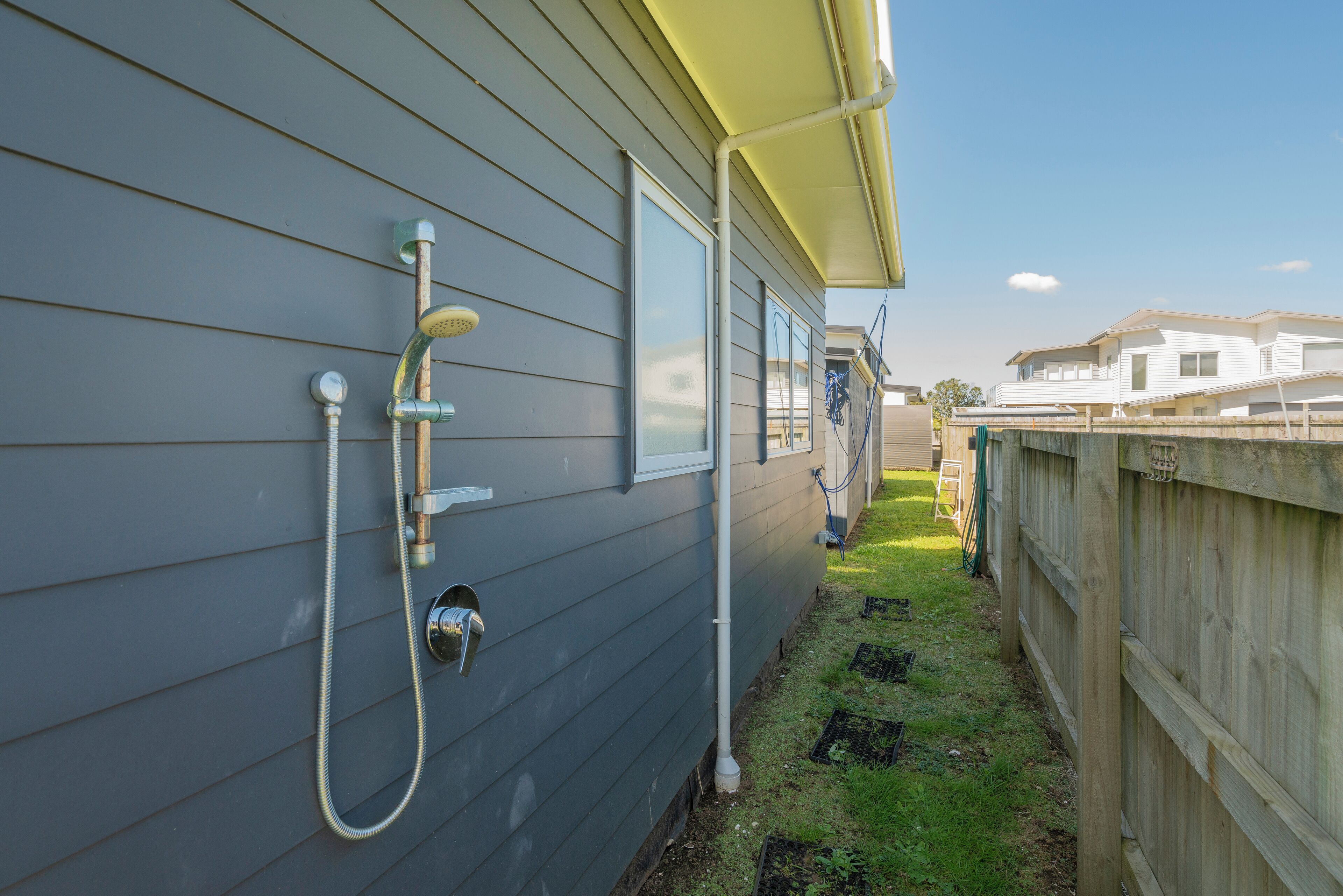 المنطقة المحيطة بالمنشأة