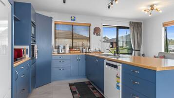 Fridge, microwave, dishwasher, toaster