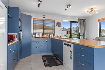 Home Away From Home - Ruakaka Escape