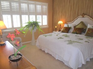 2 bedrooms, iron/ironing board, Internet, bed sheets - SERENE VIEWS FROM 24' Lanai view lake/golf ,  coach home 1st floor. (Bonita Springs)