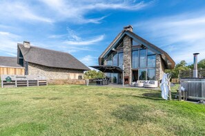 Villa | Outdoor dining