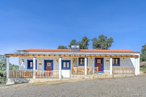 Exterior - Casa Da Ti Mónica – Pet-Friendly Retreat for Families and Pets (São Luís)